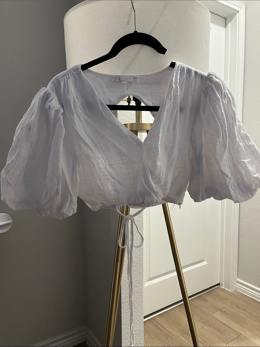 Olivaceous White Puff-Sleeve Wrap Crop Top